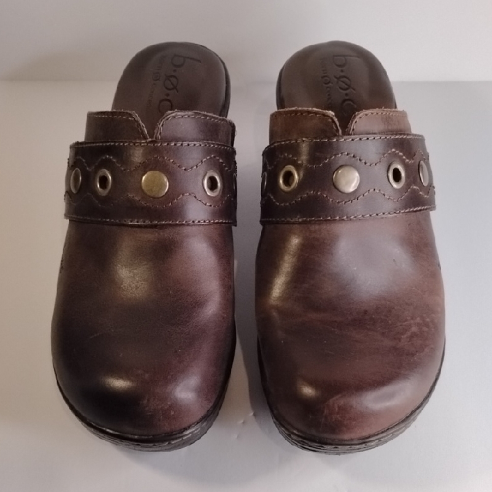 Z-029 b.o.c. Brown Leather Mules with Metal Accents